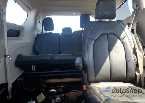 2024 Chrysler Pacifica Touring L z USA, uszkodzony, nr VIN 2C4RC1BG7RR152455